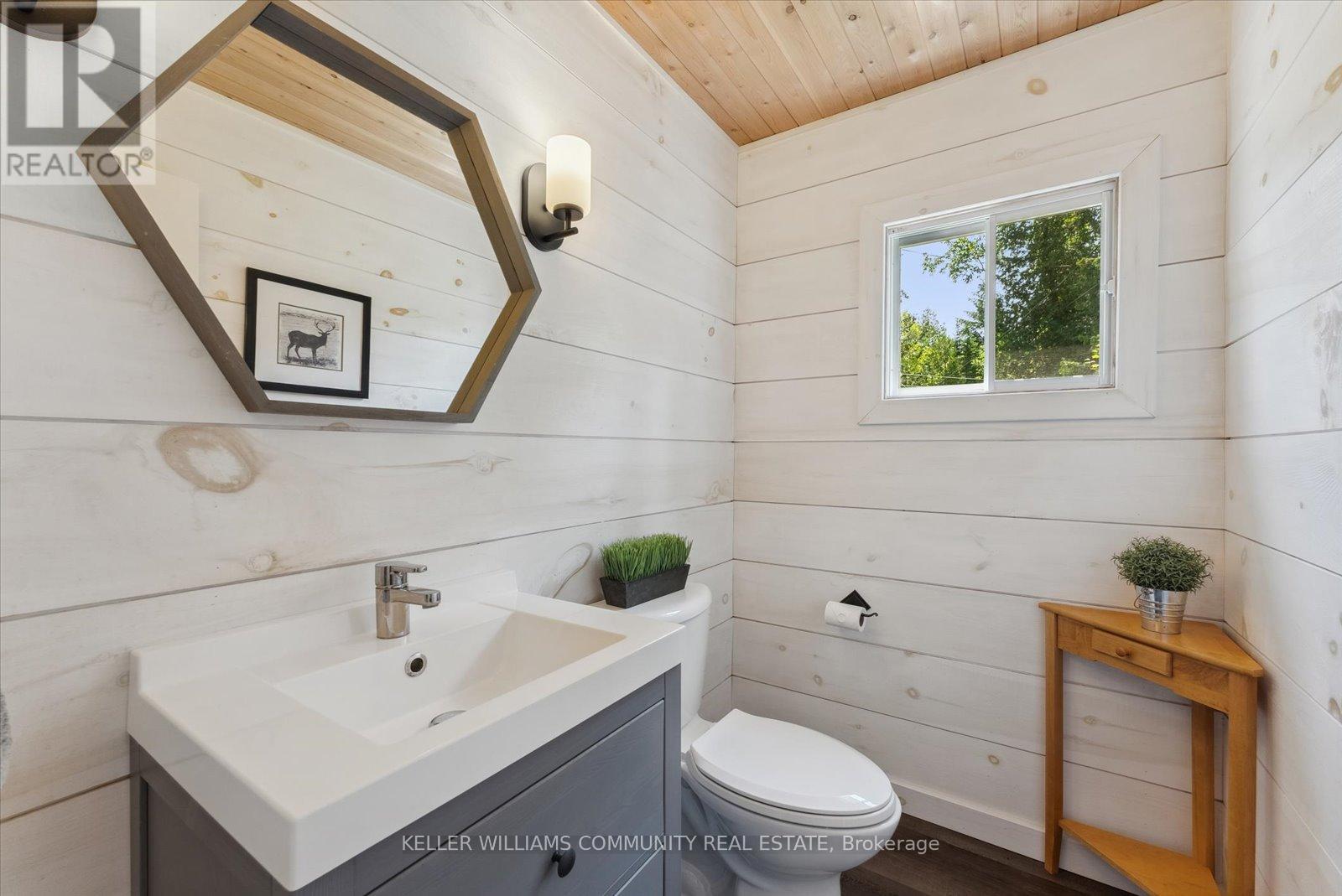 303 Maple Landing Lane, Tudor And Cashel (Tudor Ward), Ontario  K0L 1W0 - Photo 26 - X12144068