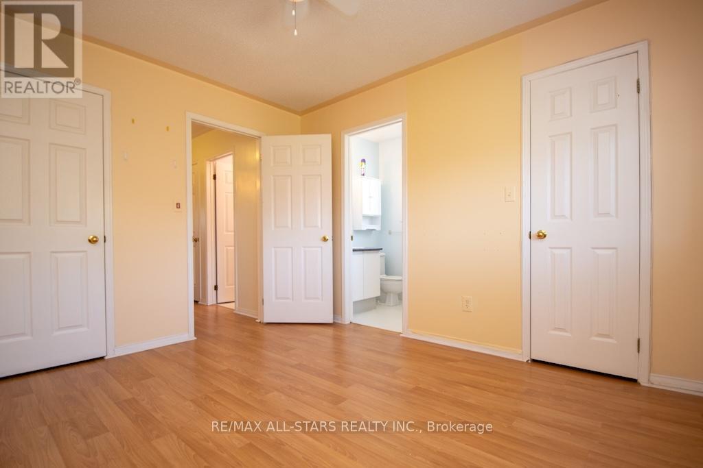 10 O'connell Court, Kawartha Lakes (Lindsay), Ontario  K9V 5Y1 - Photo 16 - X12144493