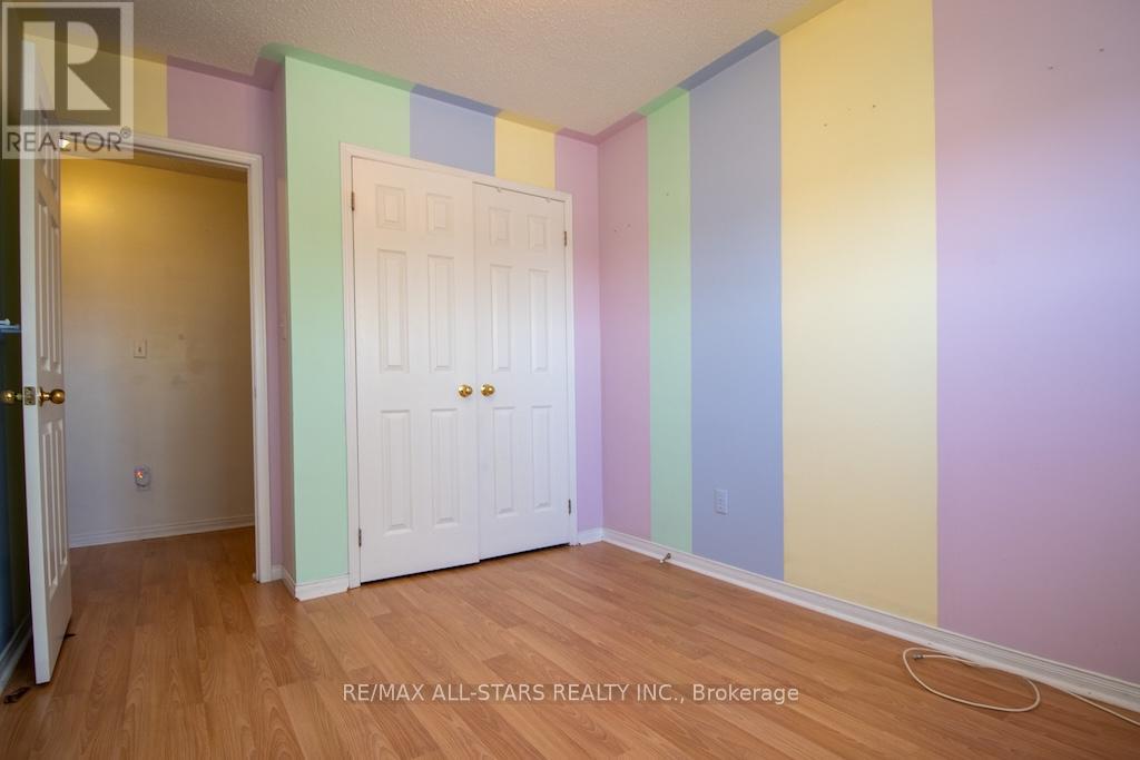 10 O'connell Court, Kawartha Lakes (Lindsay), Ontario  K9V 5Y1 - Photo 22 - X12144493