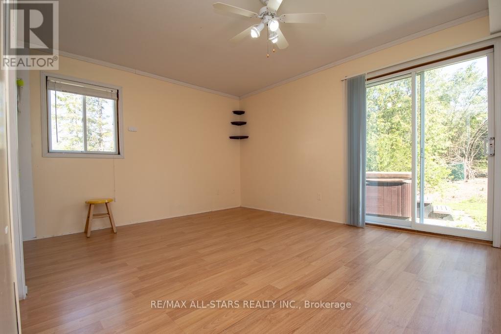10 O'connell Court, Kawartha Lakes (Lindsay), Ontario  K9V 5Y1 - Photo 26 - X12144493