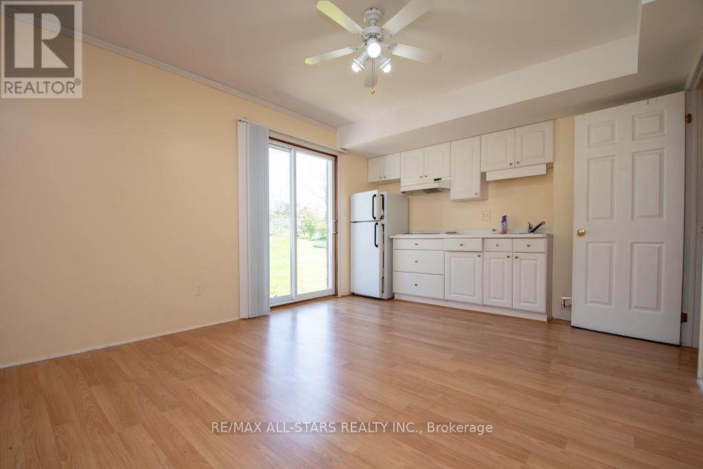 10 O'connell Court, Kawartha Lakes (Lindsay), Ontario  K9V 5Y1 - Photo 27 - X12144493
