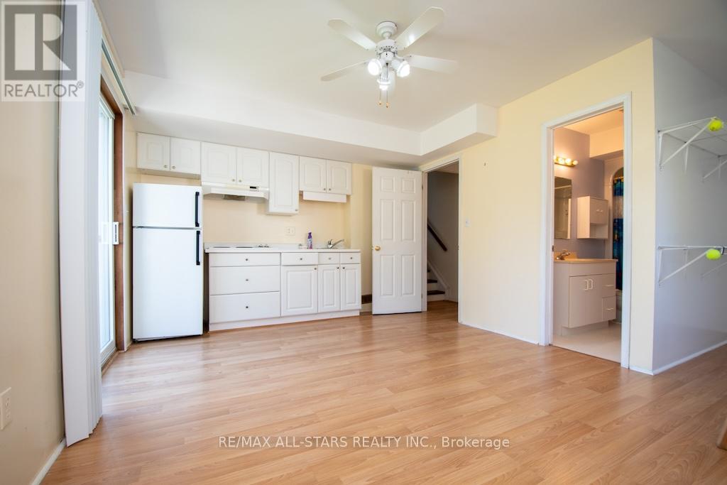 10 O'connell Court, Kawartha Lakes (Lindsay), Ontario  K9V 5Y1 - Photo 28 - X12144493
