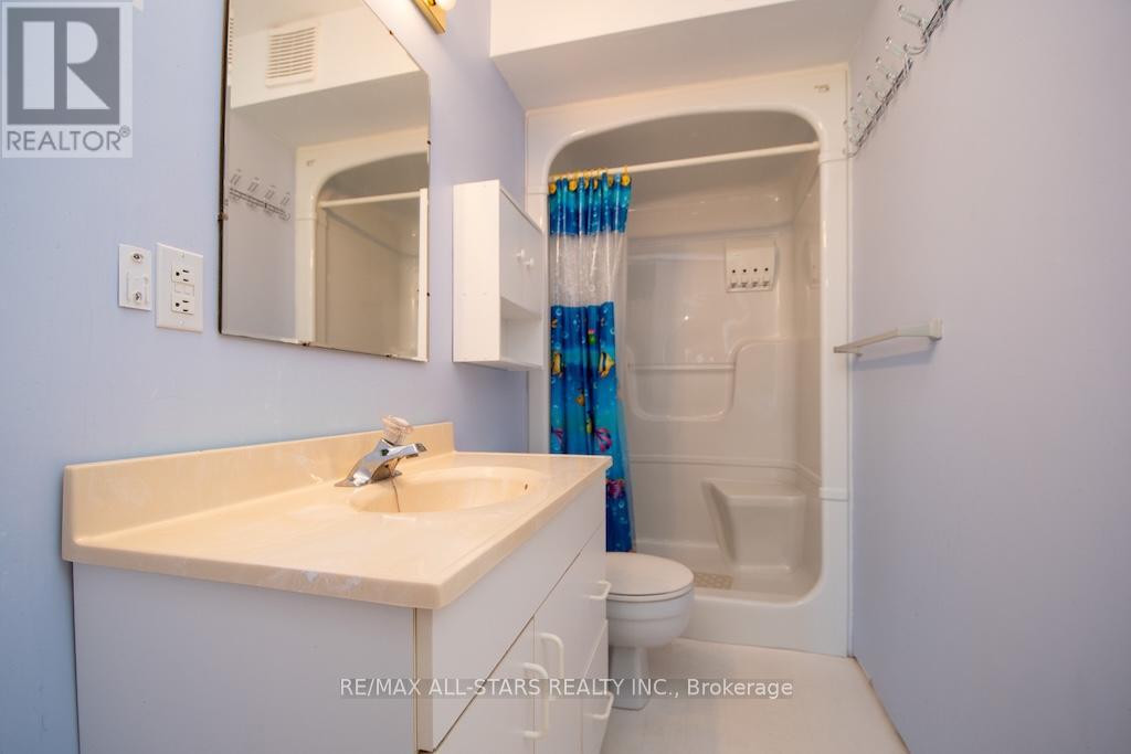 10 O'connell Court, Kawartha Lakes (Lindsay), Ontario  K9V 5Y1 - Photo 30 - X12144493