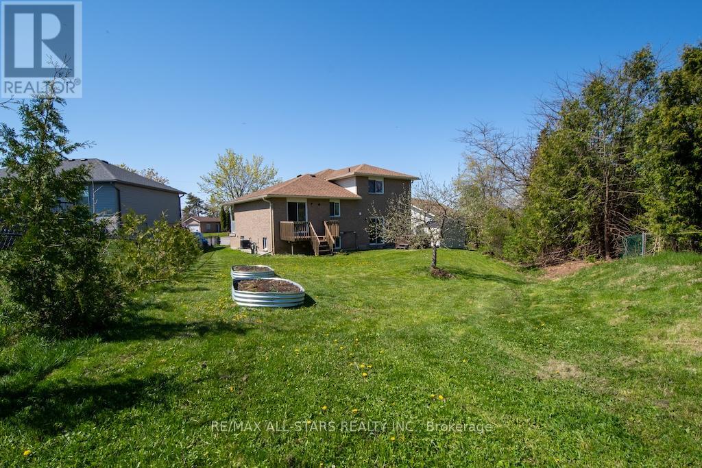 10 O'connell Court, Kawartha Lakes (Lindsay), Ontario  K9V 5Y1 - Photo 36 - X12144493