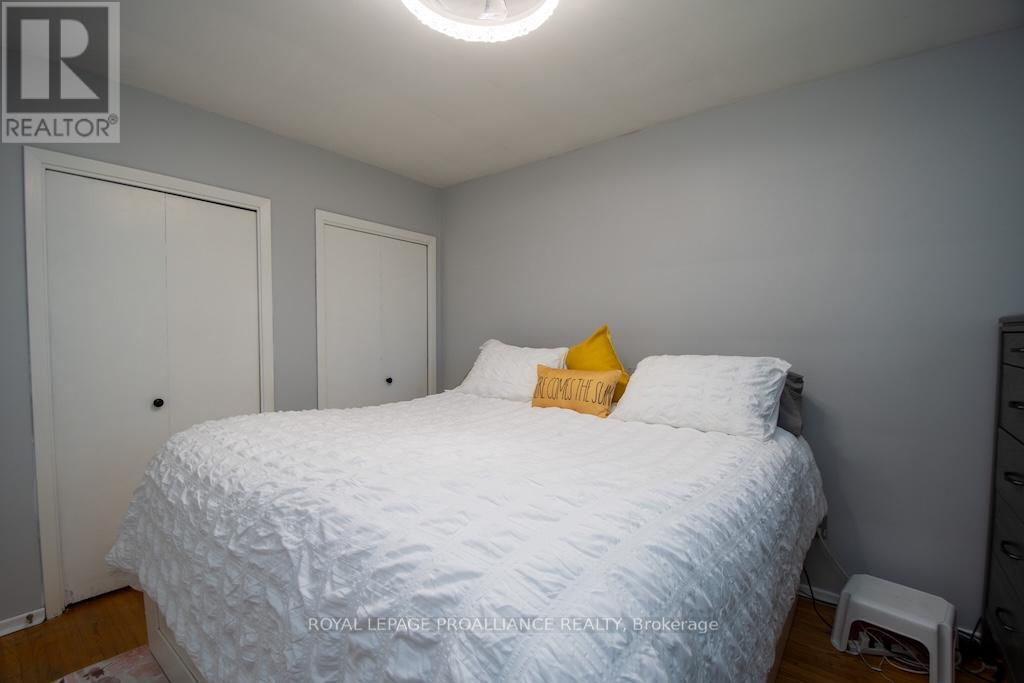 1060 Glendale Drive, Peterborough North (Central), Ontario  K9H 6M4 - Photo 12 - X12144894