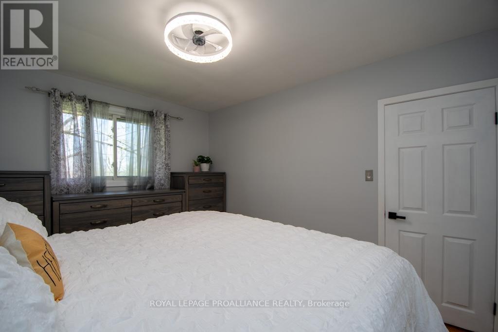 1060 Glendale Drive, Peterborough North (Central), Ontario  K9H 6M4 - Photo 13 - X12144894