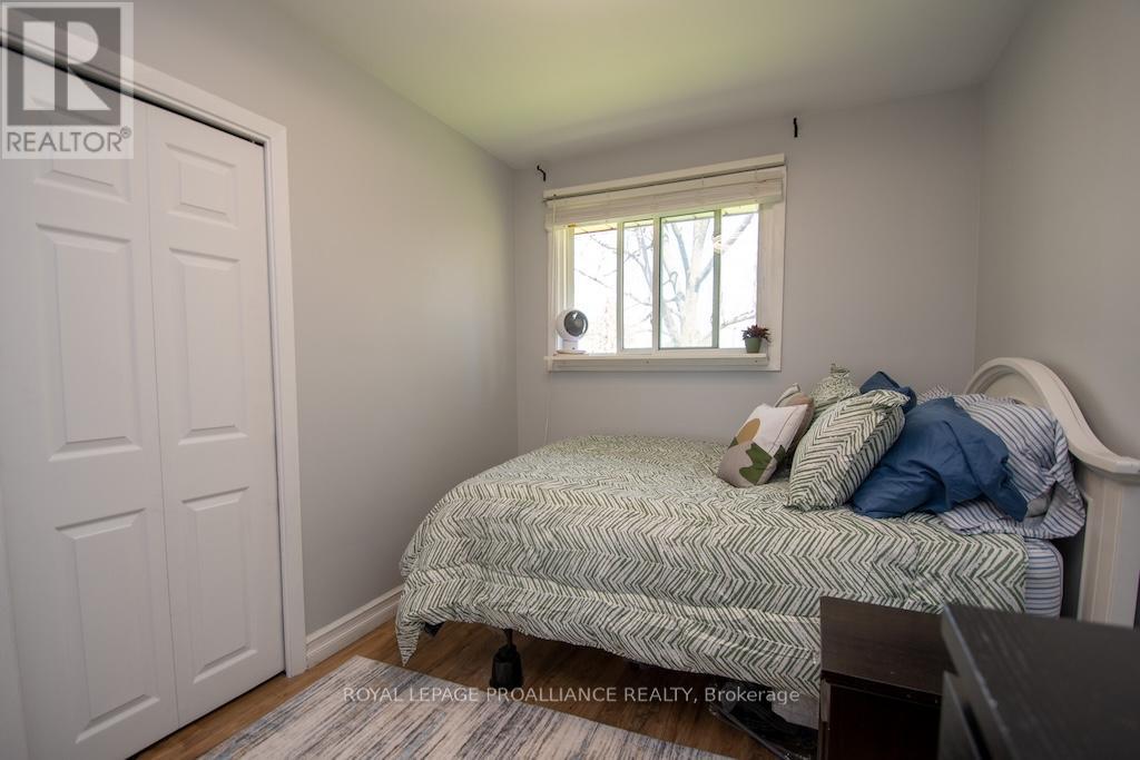 1060 Glendale Drive, Peterborough North (Central), Ontario  K9H 6M4 - Photo 15 - X12144894