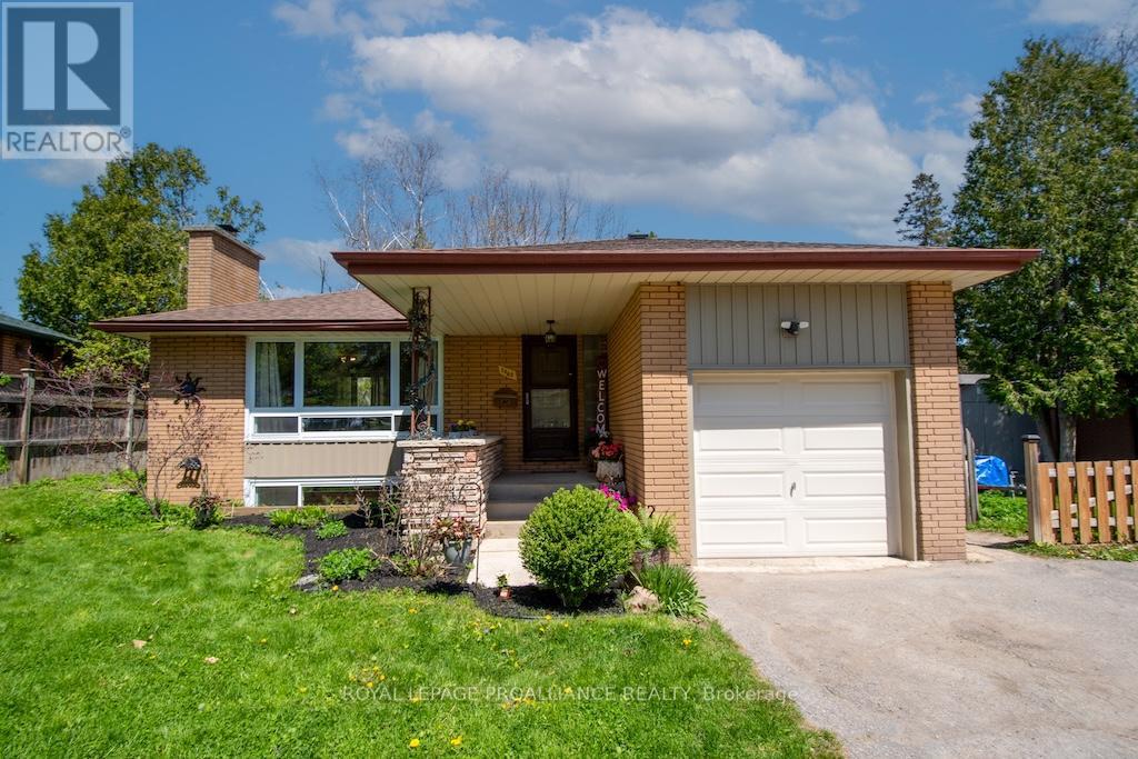 1060 Glendale Drive, Peterborough North (Central), Ontario  K9H 6M4 - Photo 2 - X12144894