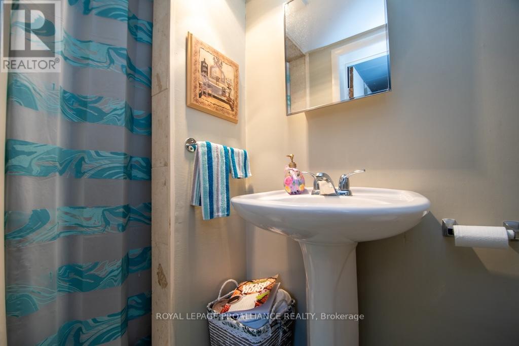 1060 Glendale Drive, Peterborough North (Central), Ontario  K9H 6M4 - Photo 26 - X12144894
