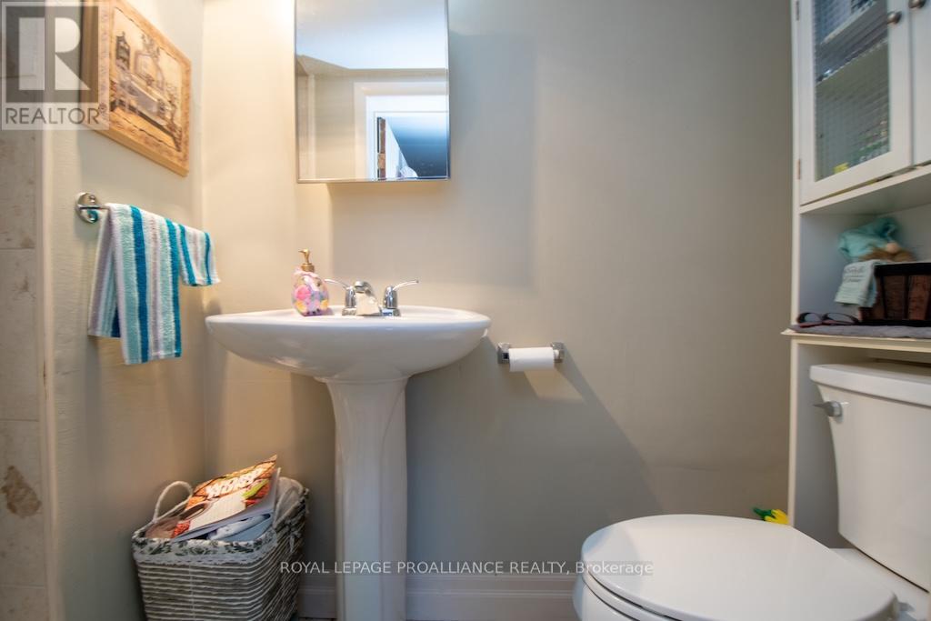 1060 Glendale Drive, Peterborough North (Central), Ontario  K9H 6M4 - Photo 27 - X12144894