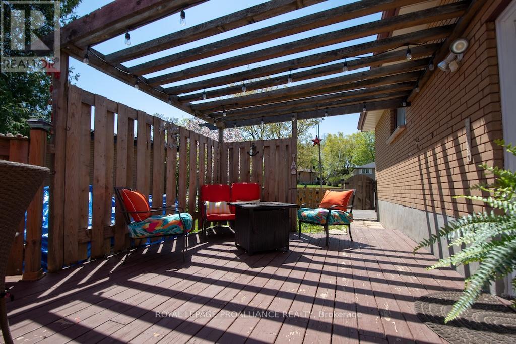 1060 Glendale Drive, Peterborough North (Central), Ontario  K9H 6M4 - Photo 35 - X12144894