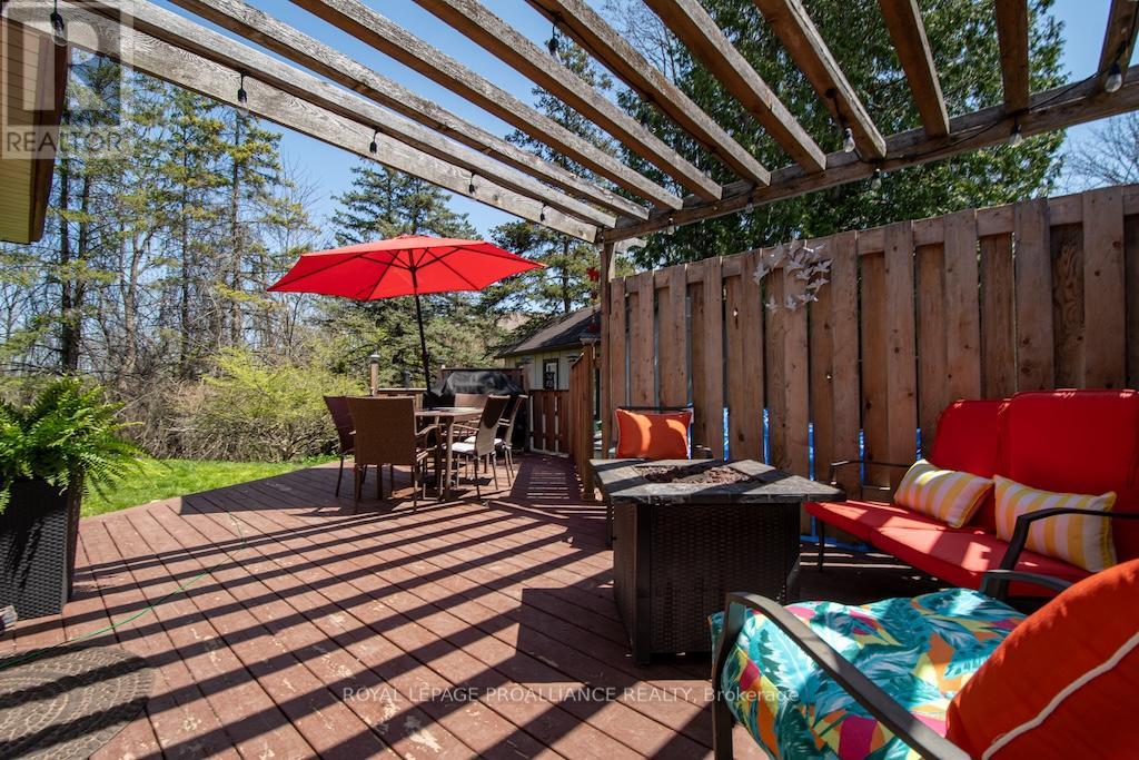 1060 Glendale Drive, Peterborough North (Central), Ontario  K9H 6M4 - Photo 36 - X12144894