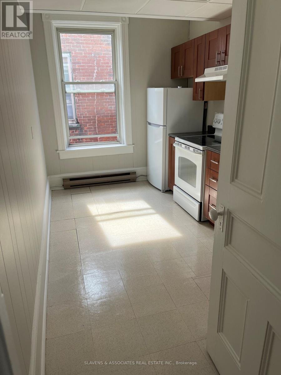 5 - 15 King Avenue W, Clarington (Newcastle), Ontario  L1B 1K9 - Photo 2 - E12145052