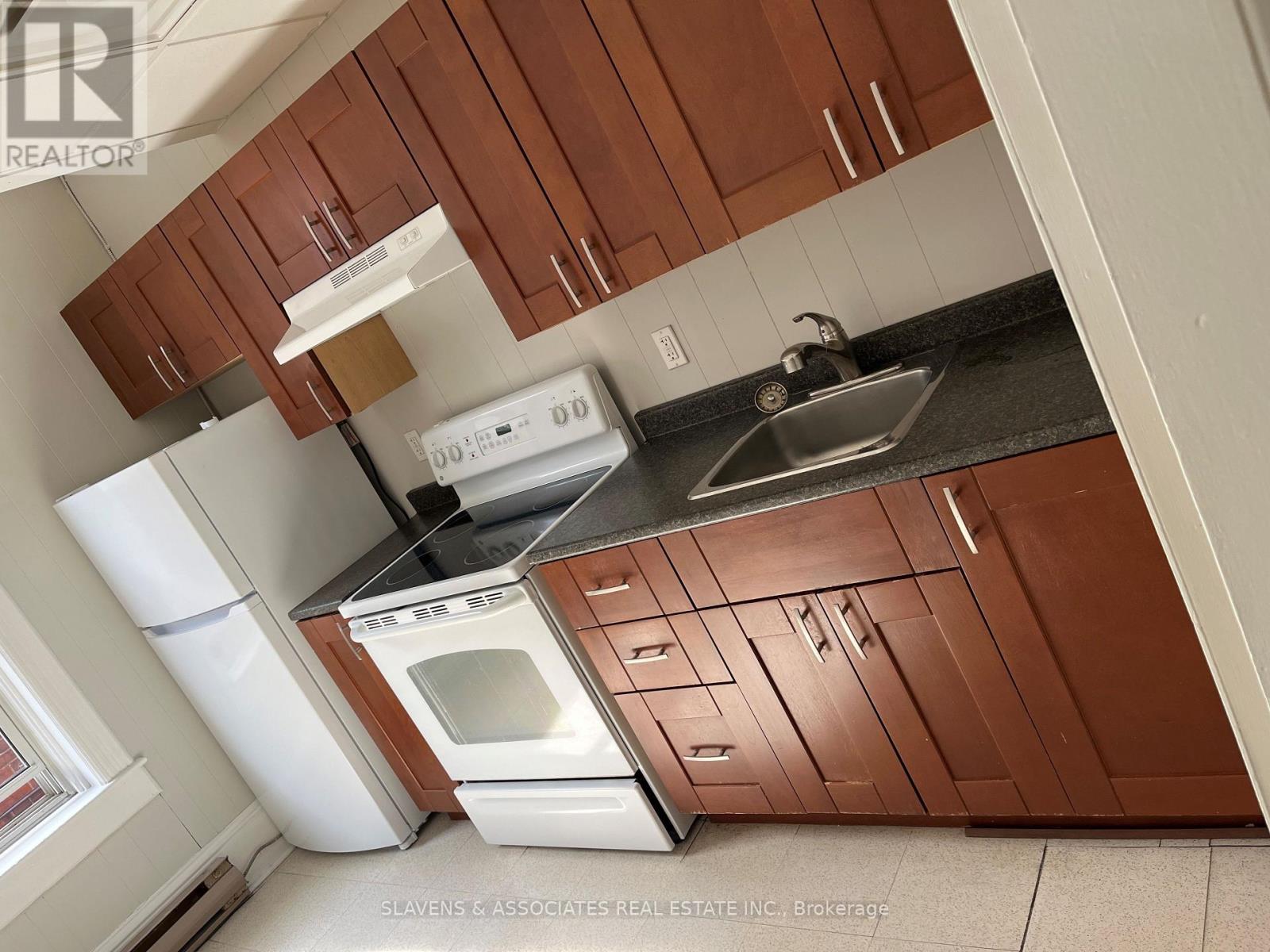 5 - 15 King Avenue W, Clarington (Newcastle), Ontario  L1B 1K9 - Photo 3 - E12145052