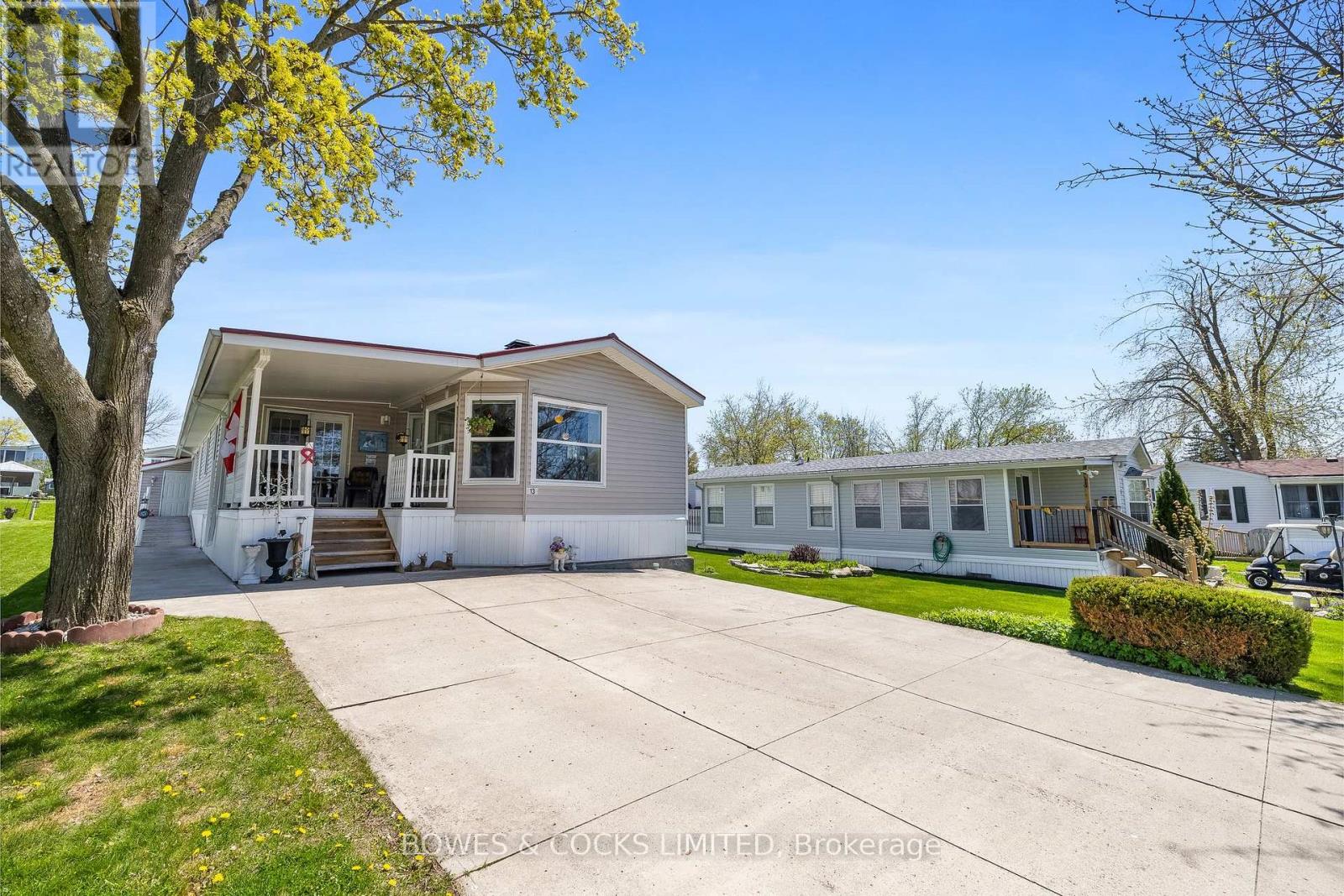 13 Mcgregor Drive, Otonabee-South Monaghan, Ontario  K0L 2G0 - Photo 2 - X12145308