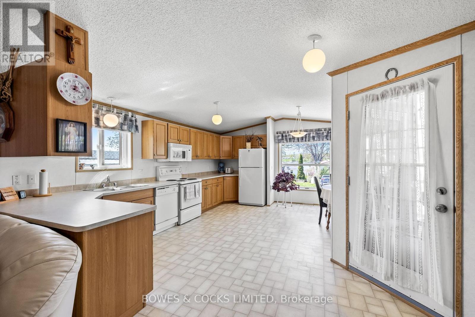 13 Mcgregor Drive, Otonabee-South Monaghan, Ontario  K0L 2G0 - Photo 8 - X12145308