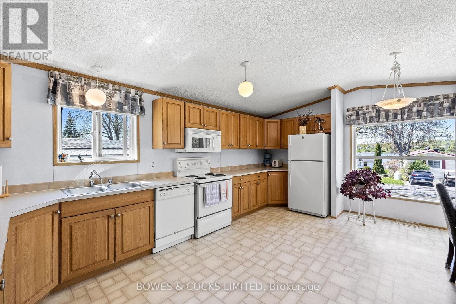 13 Mcgregor Drive, Otonabee-South Monaghan, Ontario  K0L 2G0 - Photo 9 - X12145308