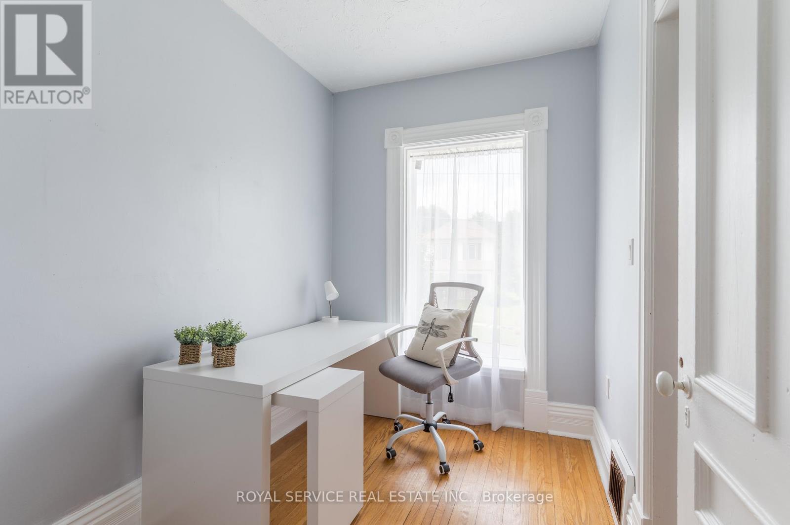 581 Sherbrooke Street, Peterborough Central (South), Ontario  K9J 2P4 - Photo 26 - X12145382