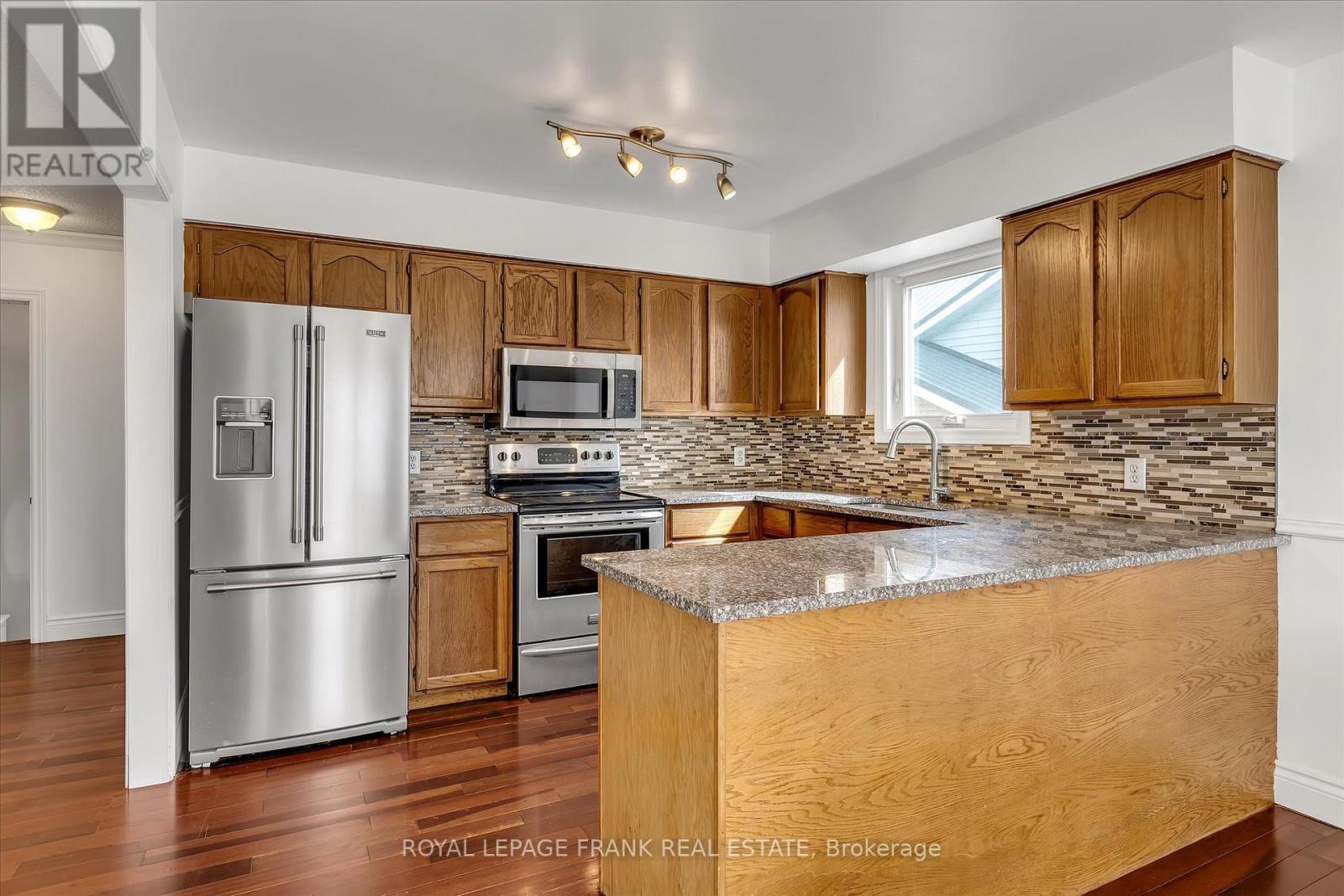 595 Westman Avenue, Peterborough West (South), Ontario  K9K 2H3 - Photo 10 - X12145730