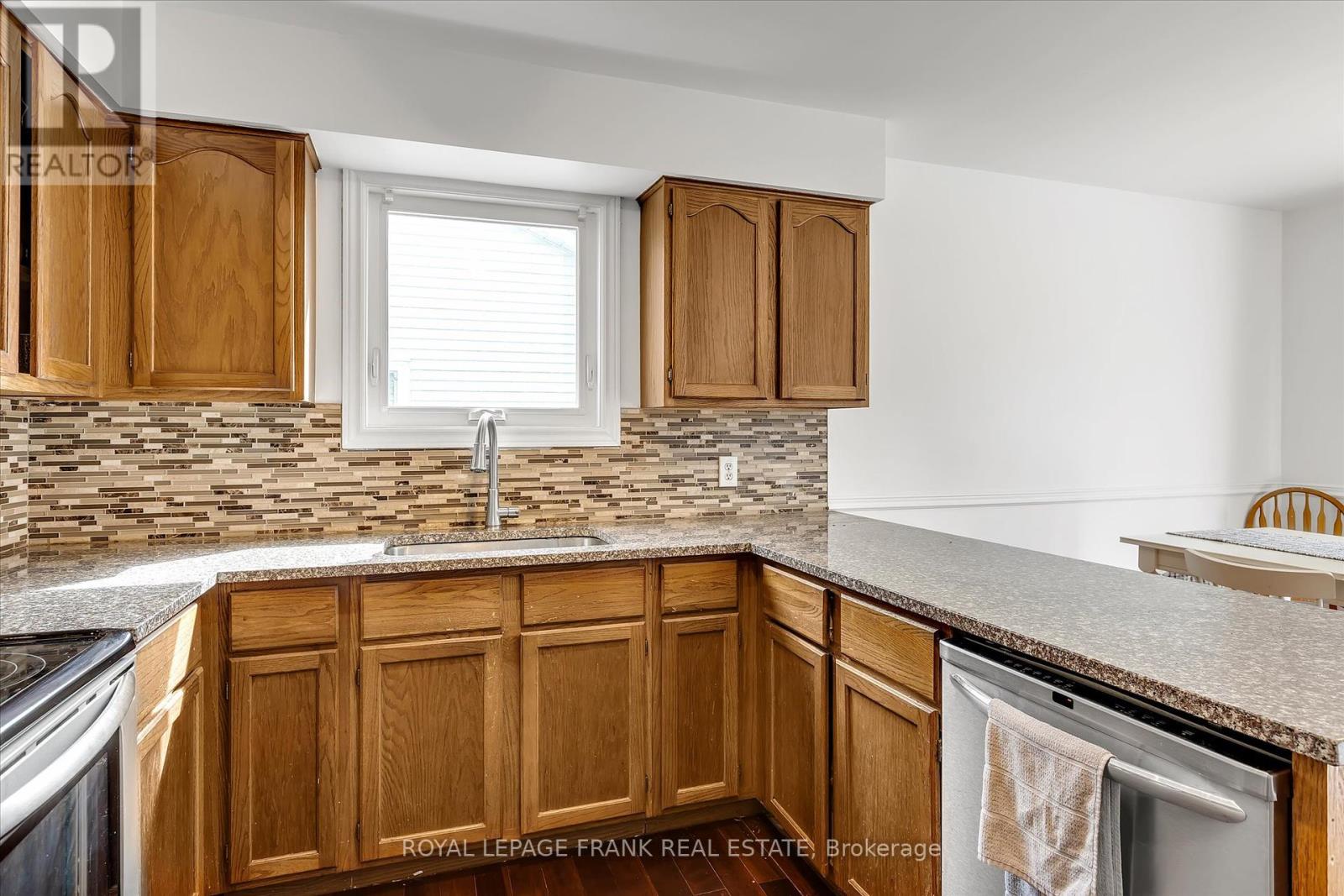 595 Westman Avenue, Peterborough West (South), Ontario  K9K 2H3 - Photo 12 - X12145730