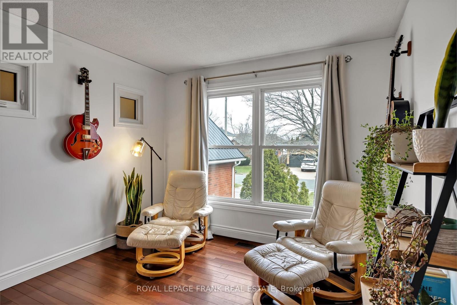 595 Westman Avenue, Peterborough West (South), Ontario  K9K 2H3 - Photo 7 - X12145730