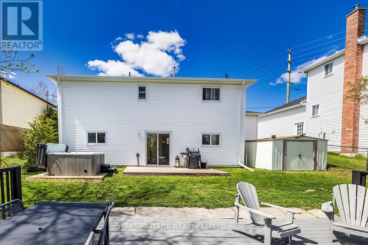 54 Champlain Boulevard, Kawartha Lakes (Lindsay), Ontario  K9V 4R1 - Photo 24 - X12145552