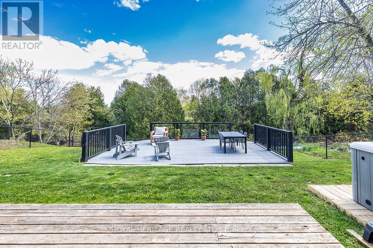 54 Champlain Boulevard, Kawartha Lakes (Lindsay), Ontario  K9V 4R1 - Photo 26 - X12145552
