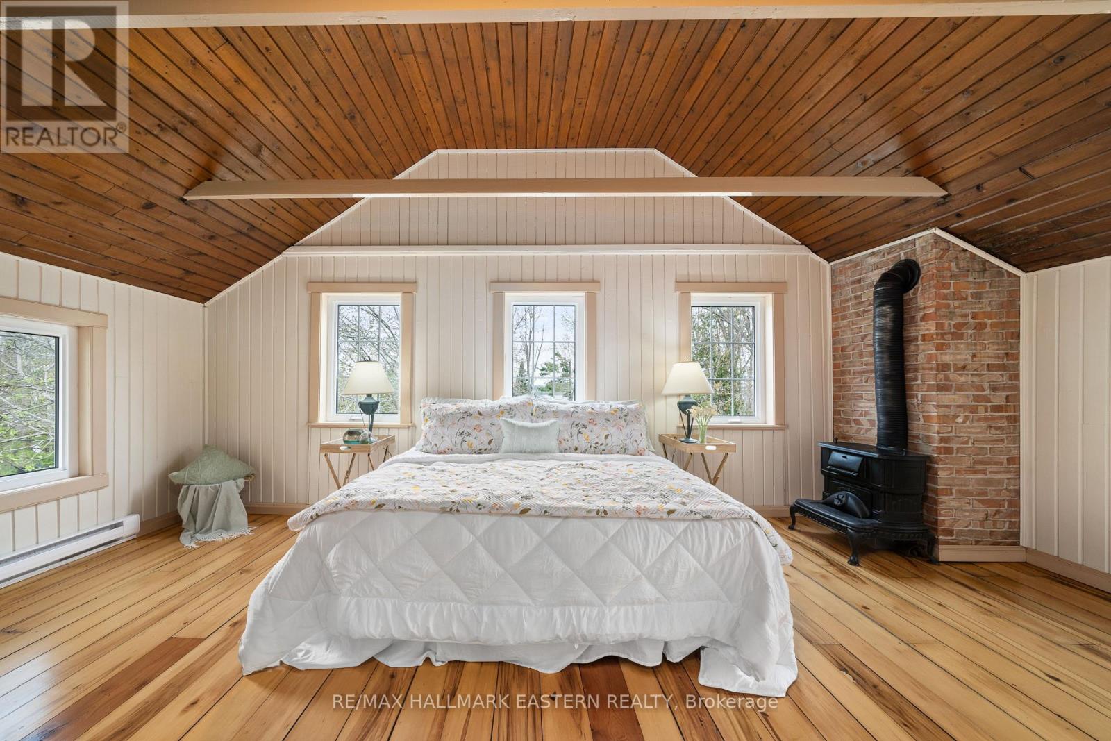 1043 Lakeview Avenue, Selwyn, Ontario  K0L 1H0 - Photo 27 - X12145803