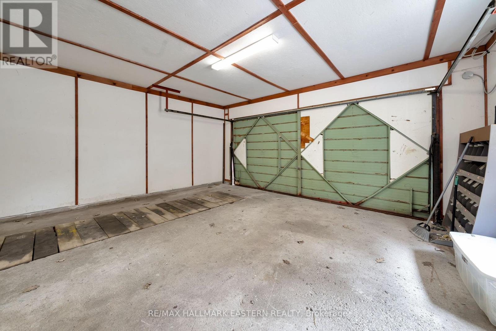 1043 Lakeview Avenue, Selwyn, Ontario  K0L 1H0 - Photo 44 - X12145803
