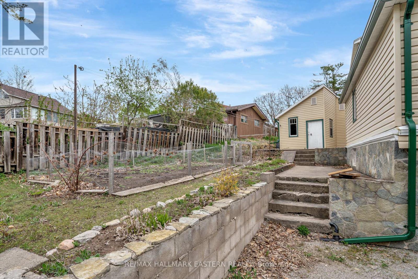 1043 Lakeview Avenue, Selwyn, Ontario  K0L 1H0 - Photo 47 - X12145803