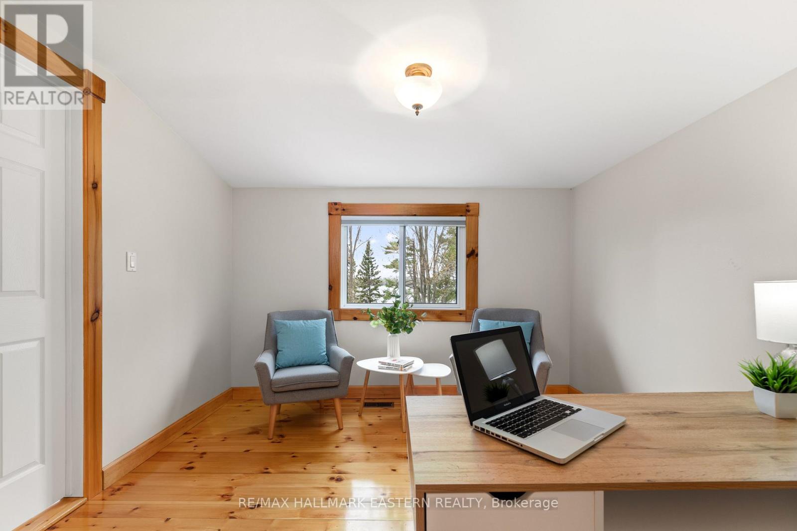 1043 Lakeview Avenue, Selwyn, Ontario  K0L 1H0 - Photo 7 - X12145803