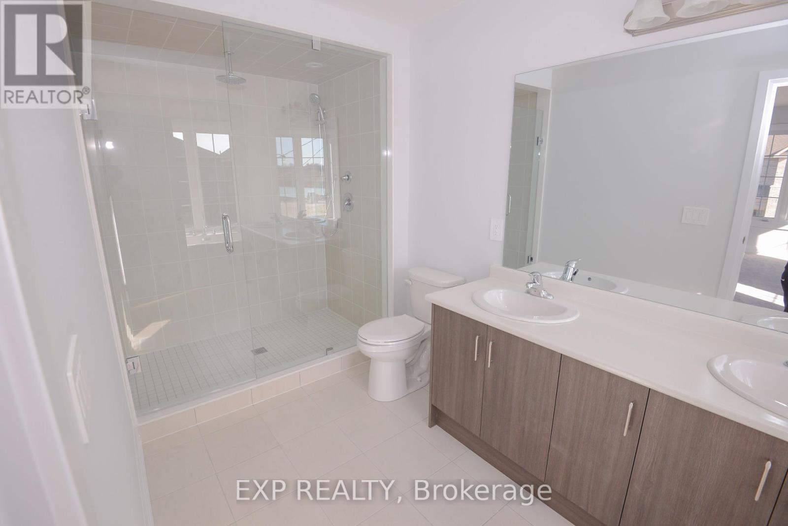 1 Corley Street, Kawartha Lakes (Lindsay), Ontario  K9V 6C2 - Photo 36 - X12146228