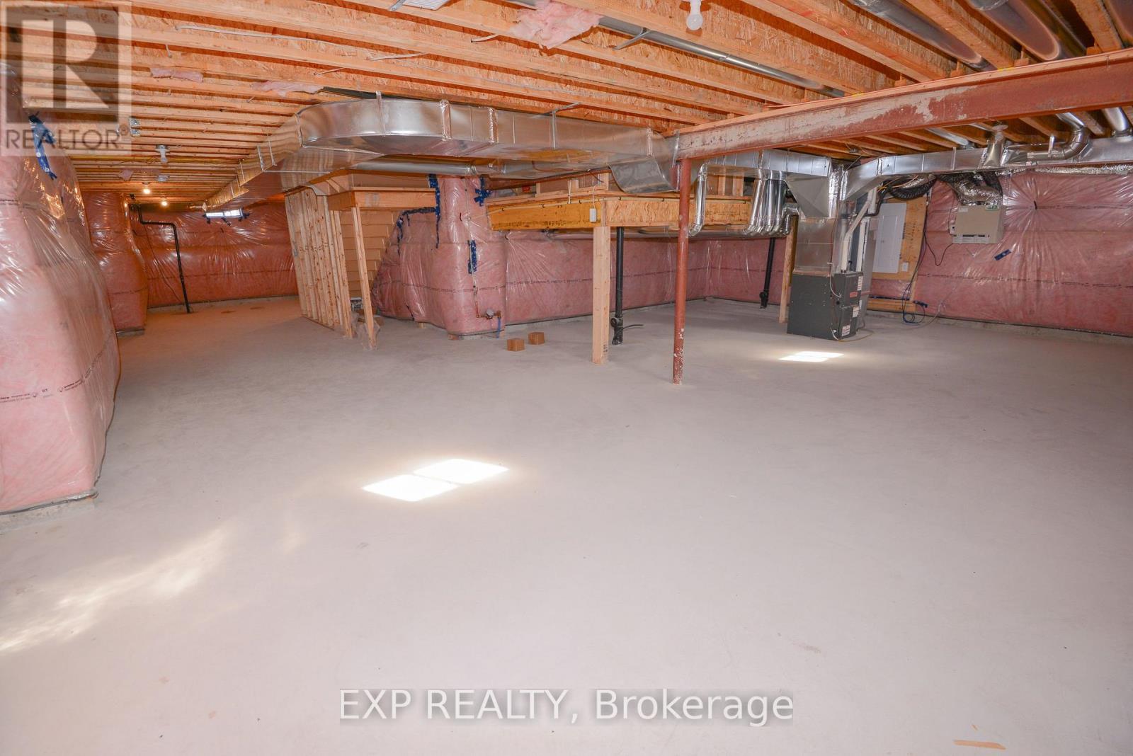 1 Corley Street, Kawartha Lakes (Lindsay), Ontario  K9V 6C2 - Photo 39 - X12146228