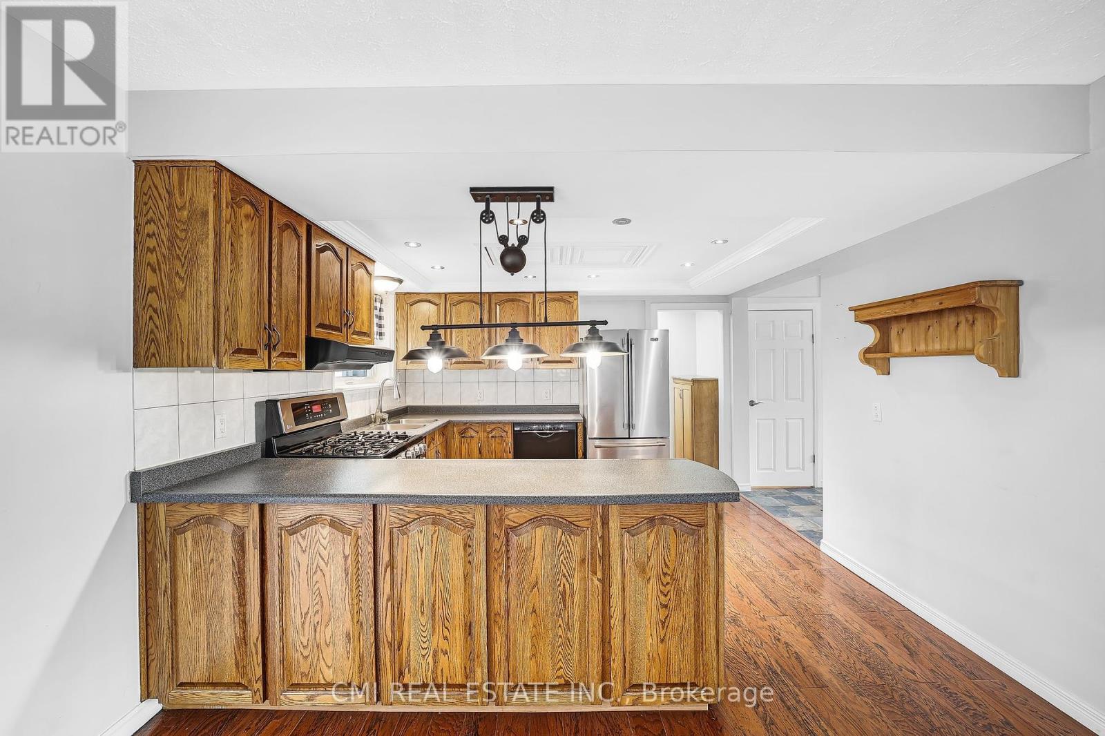 96 Elgin Street, Kawartha Lakes (Lindsay), Ontario  K9V 3W7 - Photo 13 - X12146374