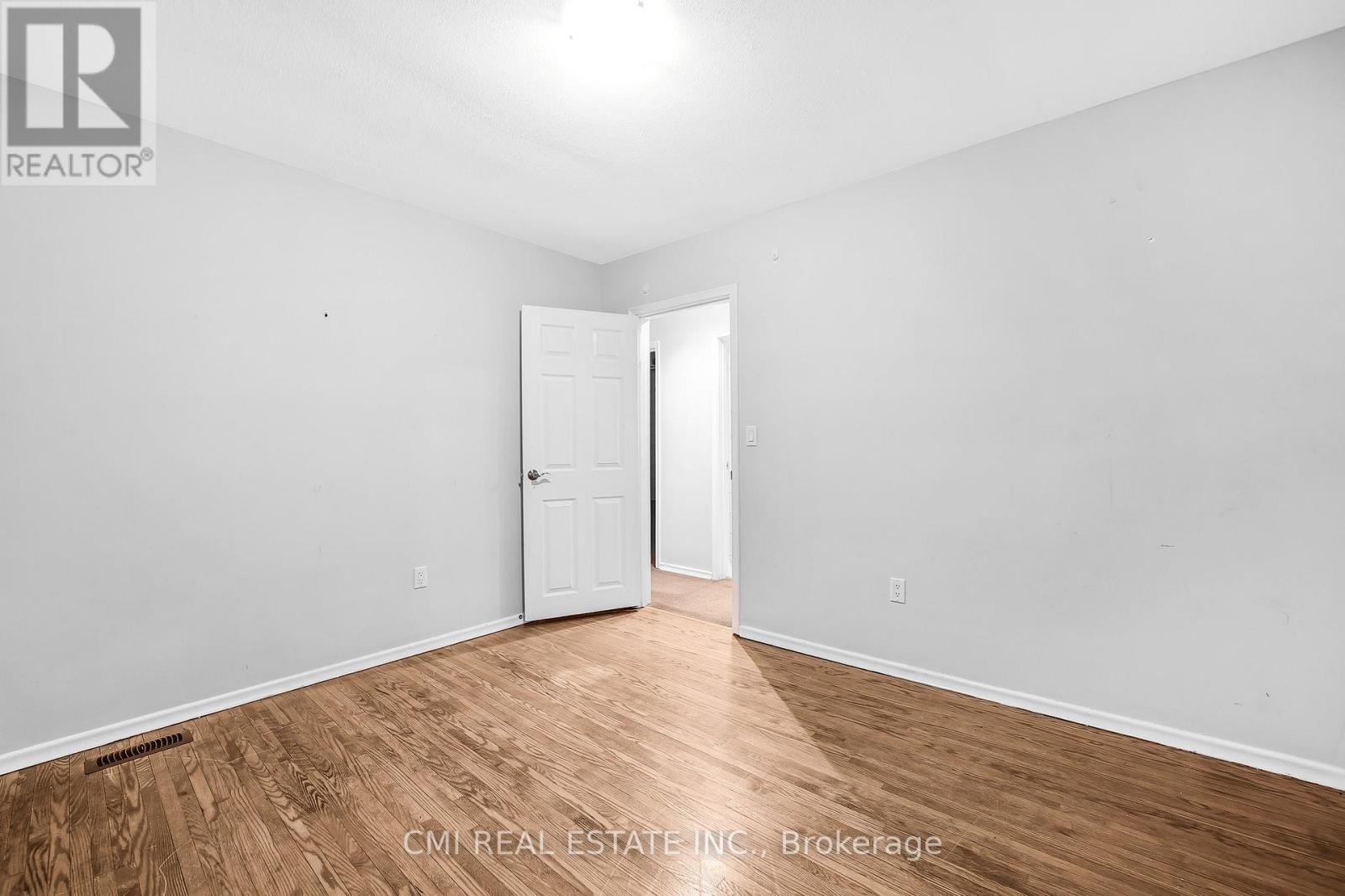 96 Elgin Street, Kawartha Lakes (Lindsay), Ontario  K9V 3W7 - Photo 23 - X12146374