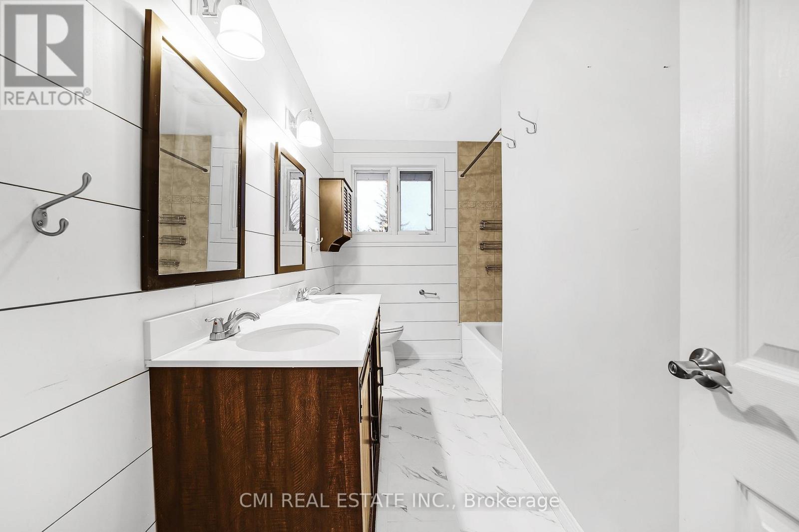 96 Elgin Street, Kawartha Lakes (Lindsay), Ontario  K9V 3W7 - Photo 28 - X12146374