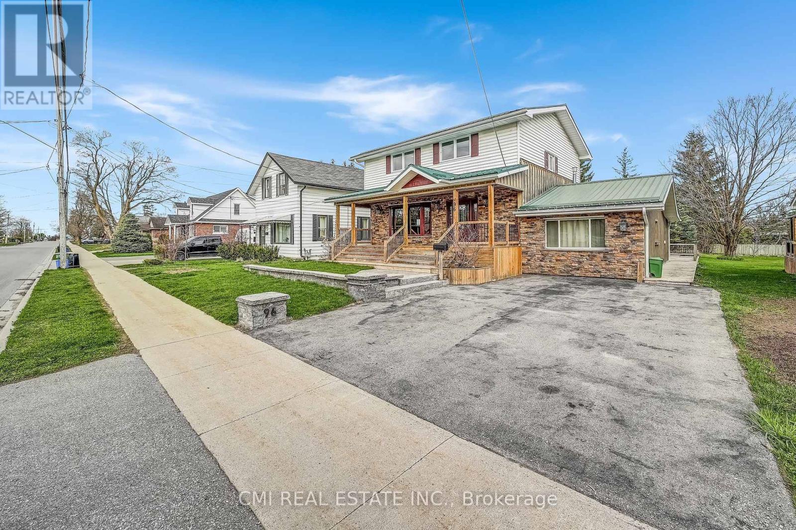 96 Elgin Street, Kawartha Lakes (Lindsay), Ontario  K9V 3W7 - Photo 3 - X12146374