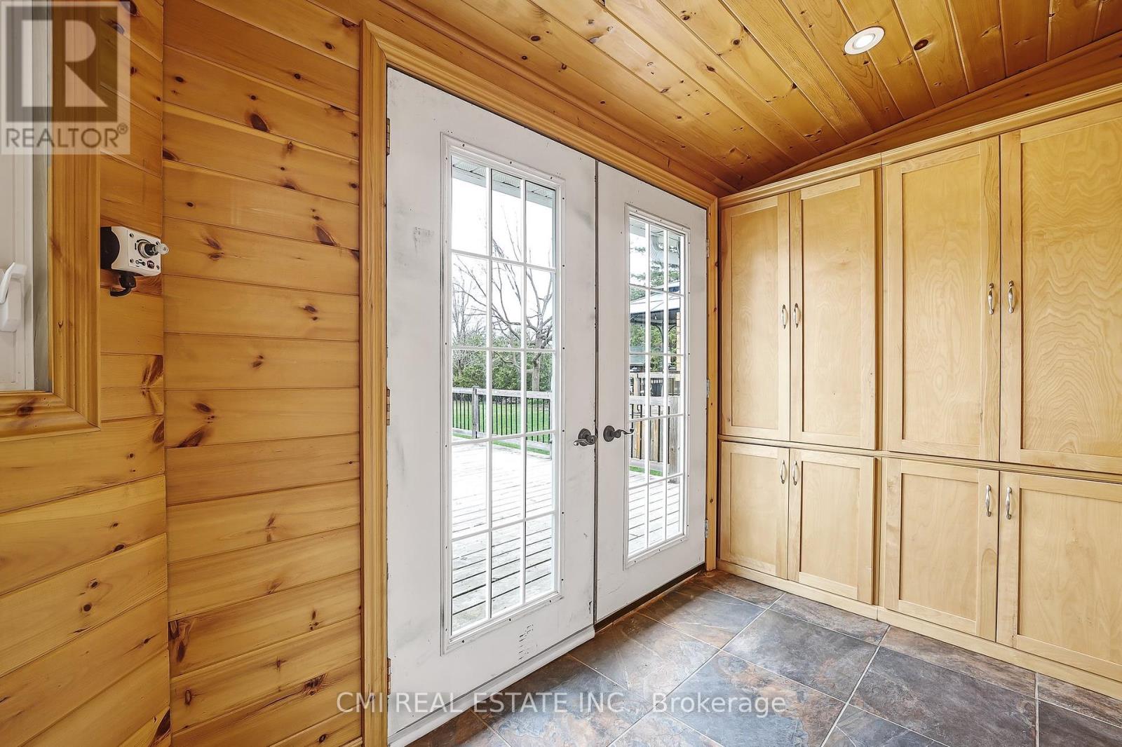 96 Elgin Street, Kawartha Lakes (Lindsay), Ontario  K9V 3W7 - Photo 32 - X12146374