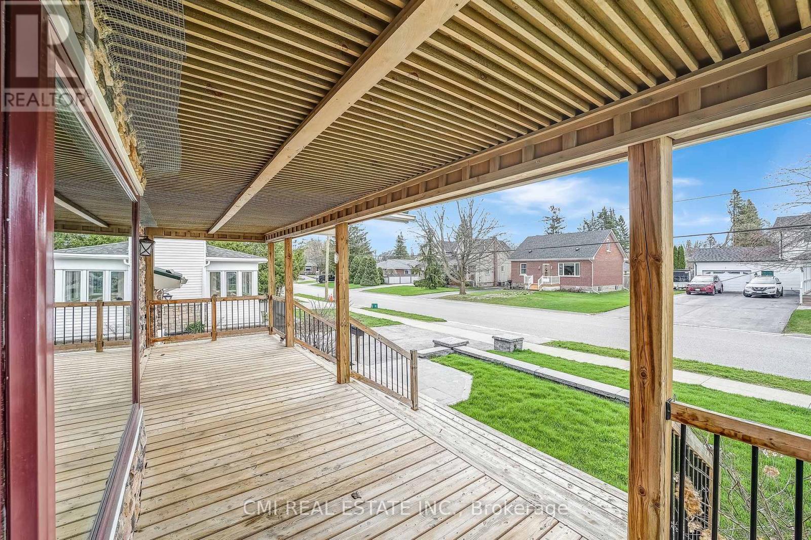 96 Elgin Street, Kawartha Lakes (Lindsay), Ontario  K9V 3W7 - Photo 4 - X12146374