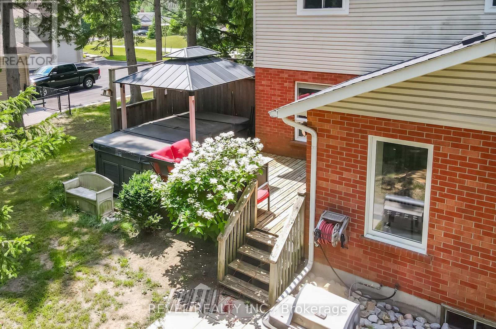 46 Royal Estate Drive, Kawartha Lakes (Pontypool), Ontario  L0A 1K0 - Photo 35 - X12146814