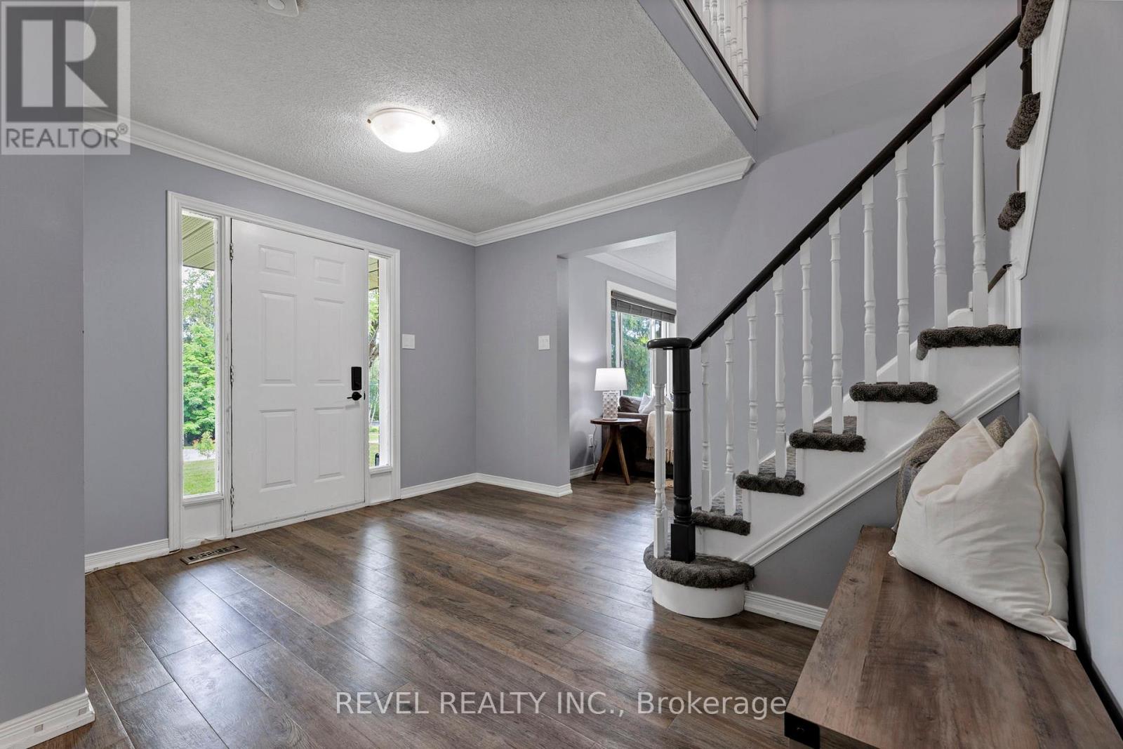 46 Royal Estate Drive, Kawartha Lakes (Pontypool), Ontario  L0A 1K0 - Photo 5 - X12146814