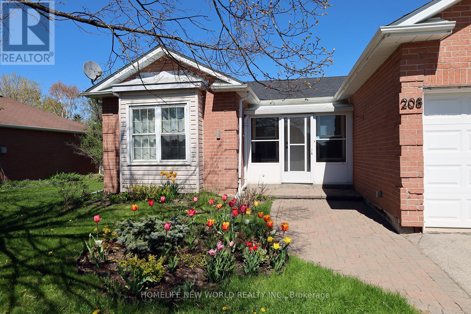 208 Elgin Street, Kawartha Lakes (Lindsay), Ontario  K9V 6B1 - Photo 2 - X12146686