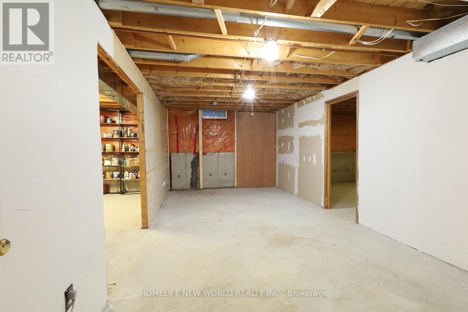 208 Elgin Street, Kawartha Lakes (Lindsay), Ontario  K9V 6B1 - Photo 35 - X12146686