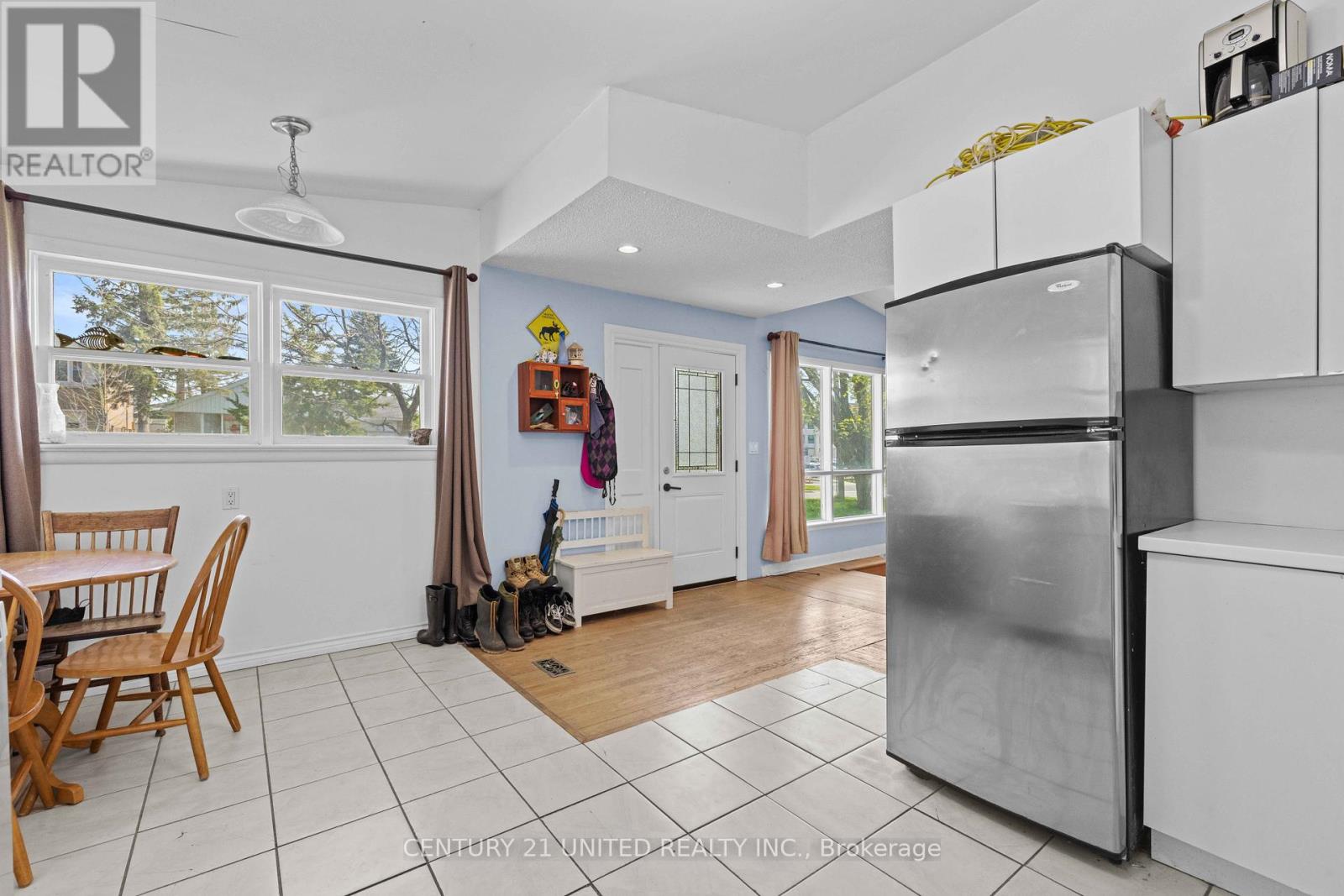 762 Weller Street, Peterborough Central (Old West End), Ontario  K9J 4X5 - Photo 10 - X12147044
