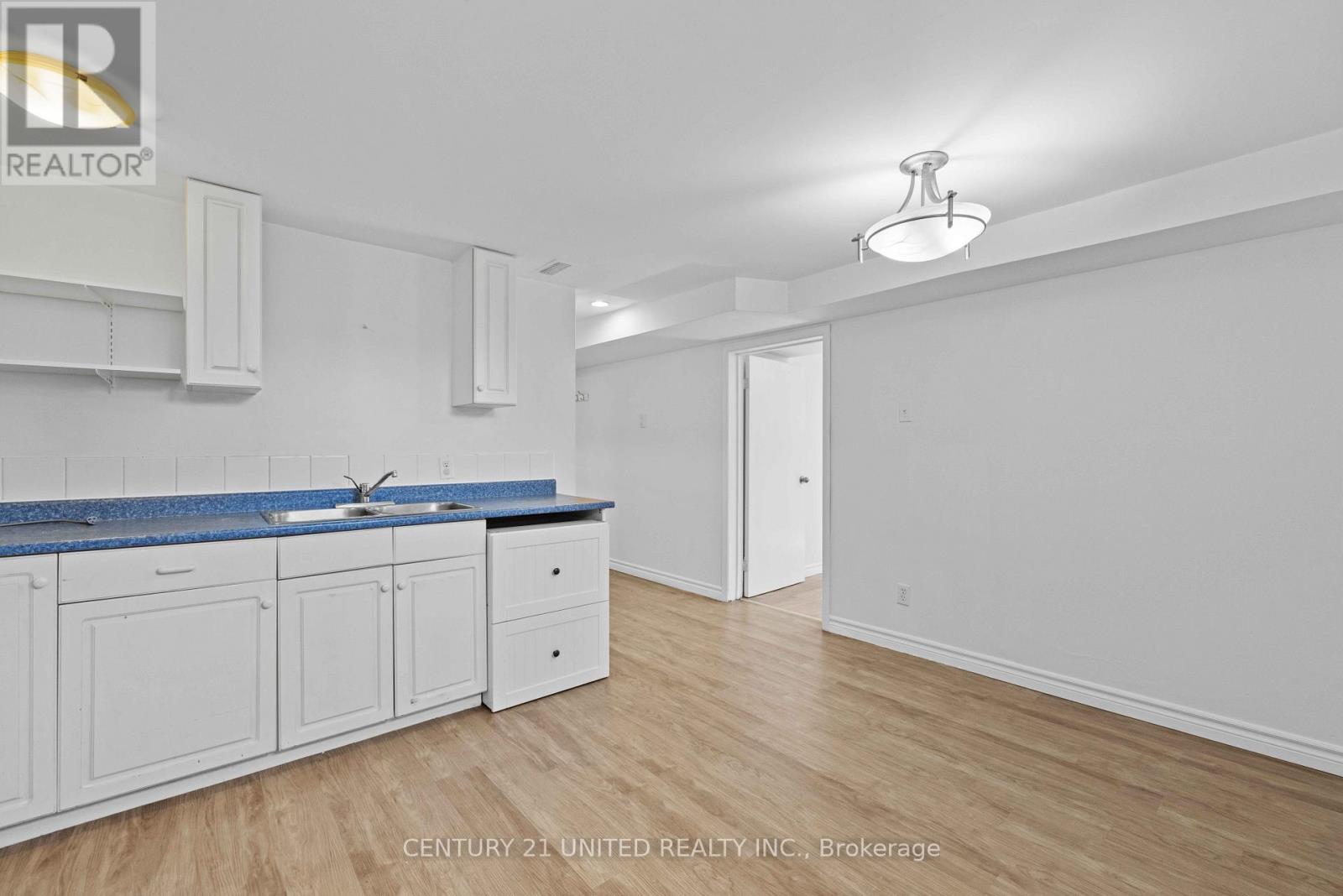 762 Weller Street, Peterborough Central (Old West End), Ontario  K9J 4X5 - Photo 22 - X12147044