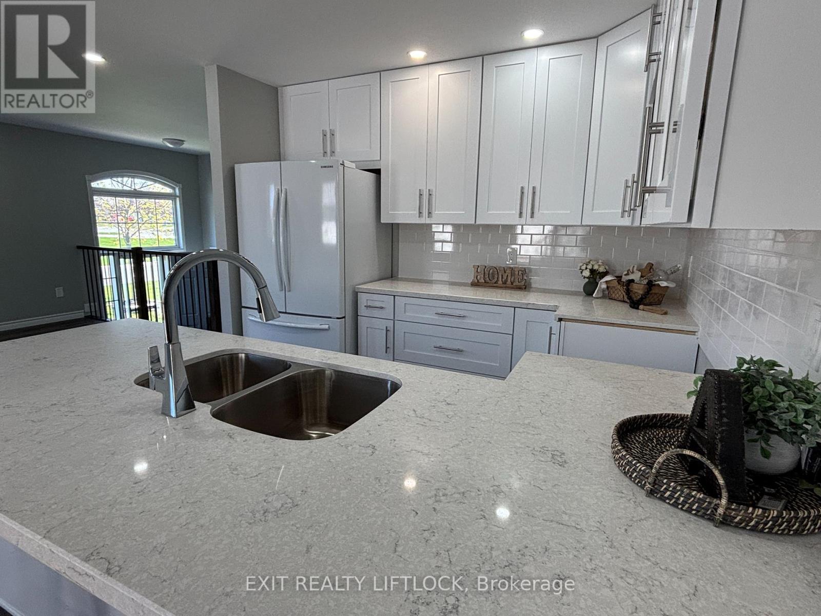 1018 Baker Street, Peterborough North (North), Ontario  K9H 7P8 - Photo 12 - X12147159