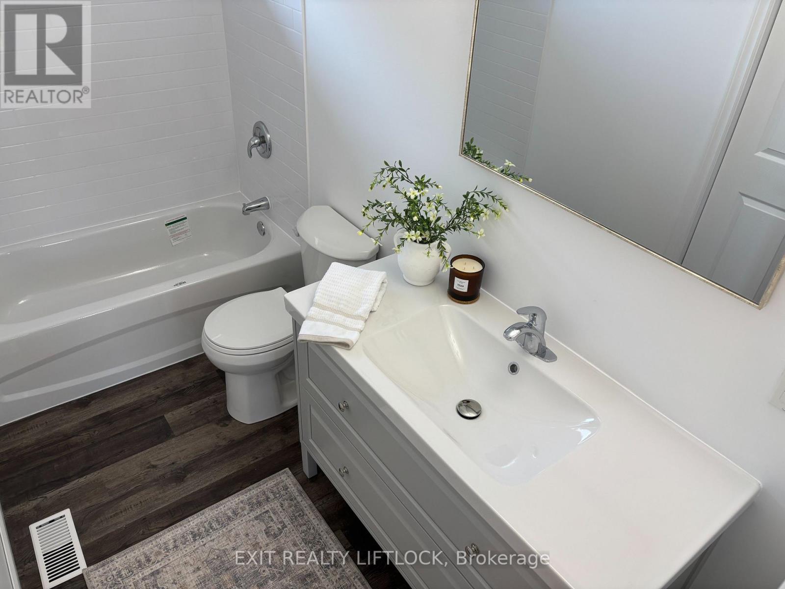 1018 Baker Street, Peterborough North (North), Ontario  K9H 7P8 - Photo 14 - X12147159