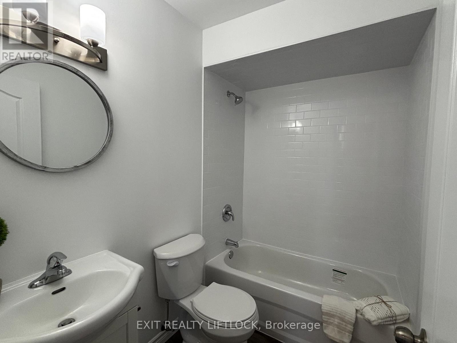 1018 Baker Street, Peterborough North (North), Ontario  K9H 7P8 - Photo 15 - X12147159