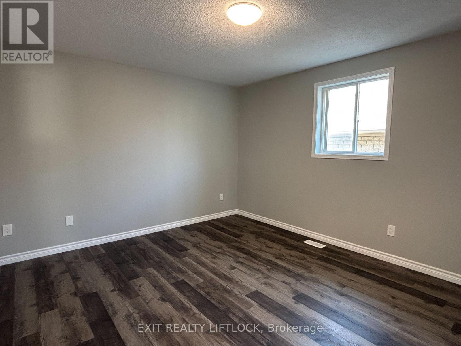 1018 Baker Street, Peterborough North (North), Ontario  K9H 7P8 - Photo 19 - X12147159