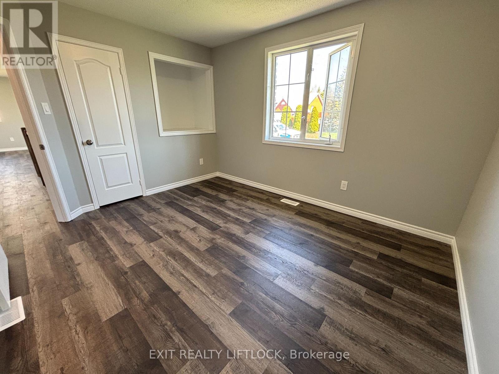 1018 Baker Street, Peterborough North (North), Ontario  K9H 7P8 - Photo 25 - X12147159